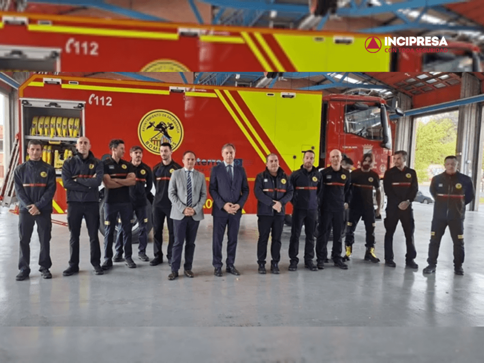 Entrega de um novo camiao cisterna de agua ao Corpo de Bombeiros de Salamanca